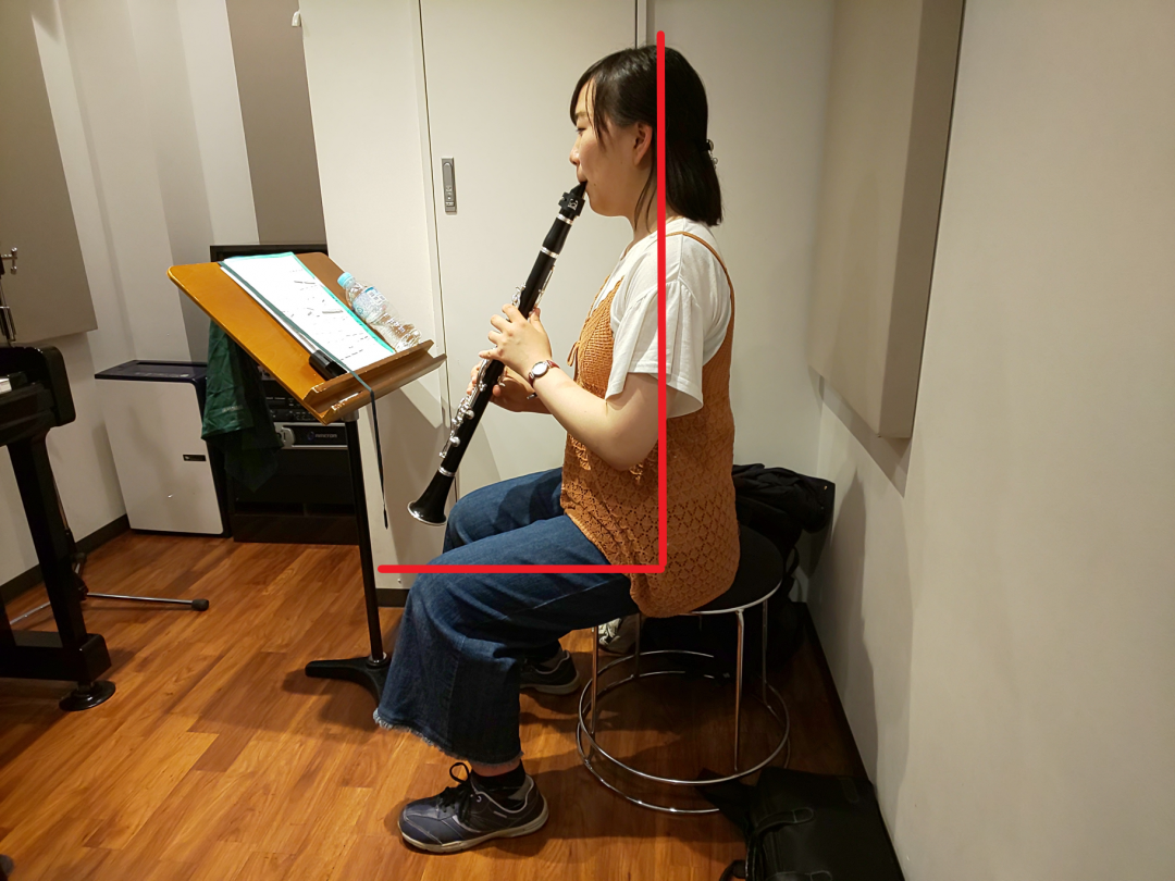 クラリネット演奏時の正しい座り方
