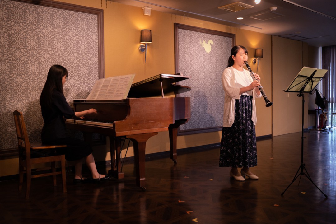 ソロ演奏する生徒