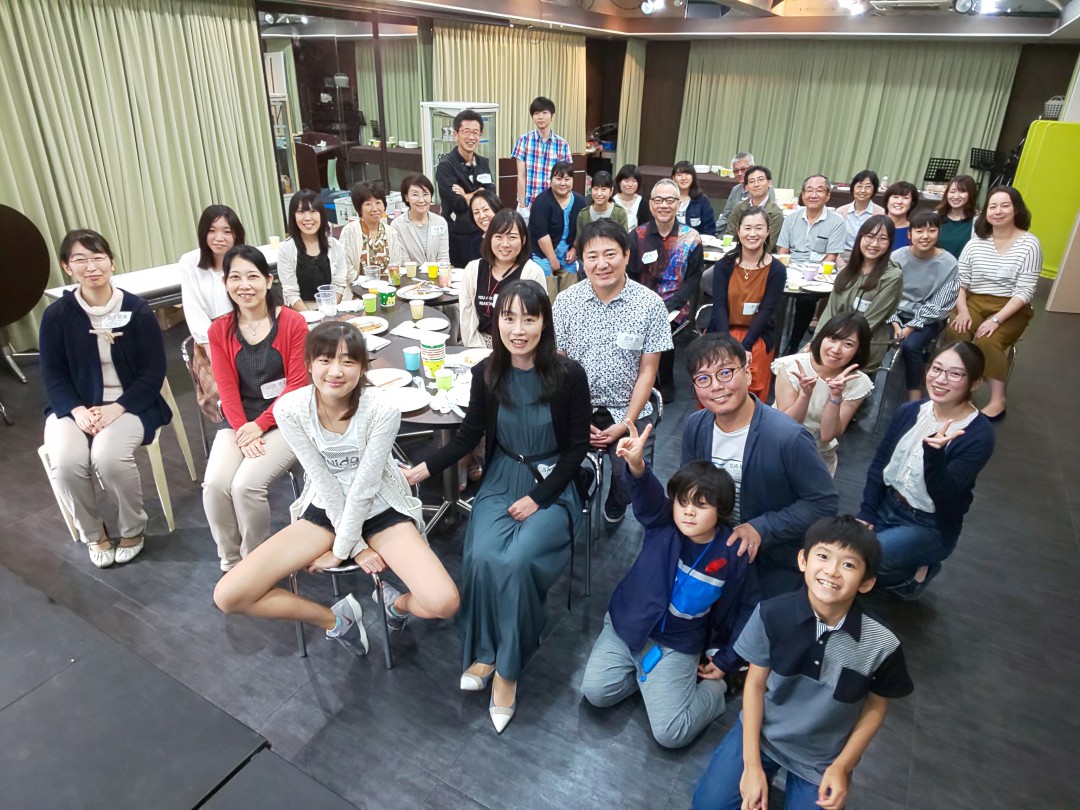 懇親会参加者の集合写真