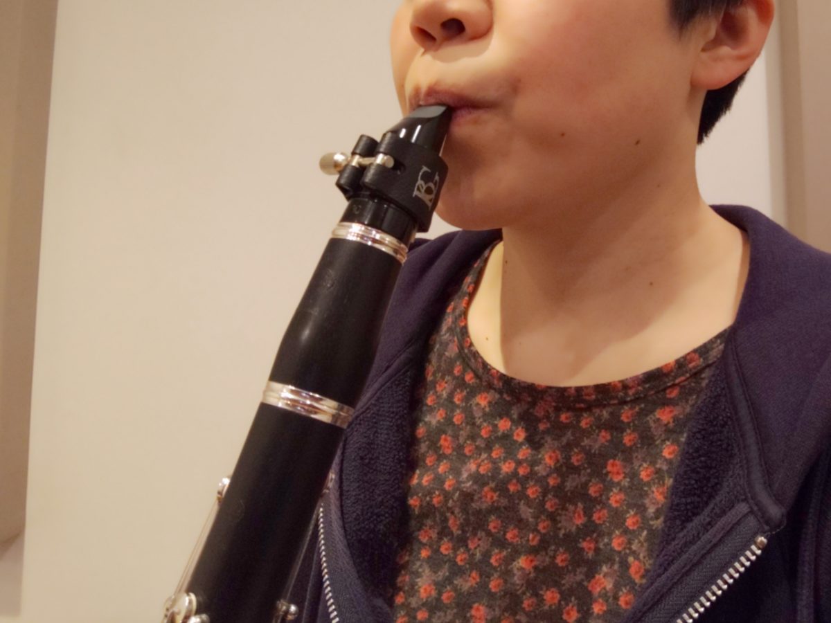 斜めから見た良いアンブシュア