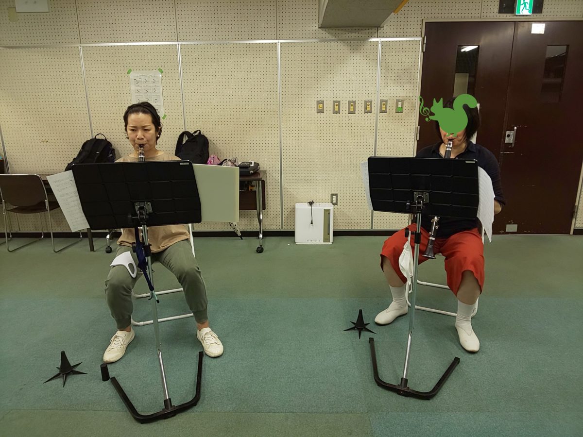 真剣にアンサンブルする初級者アンサンブルメンバー