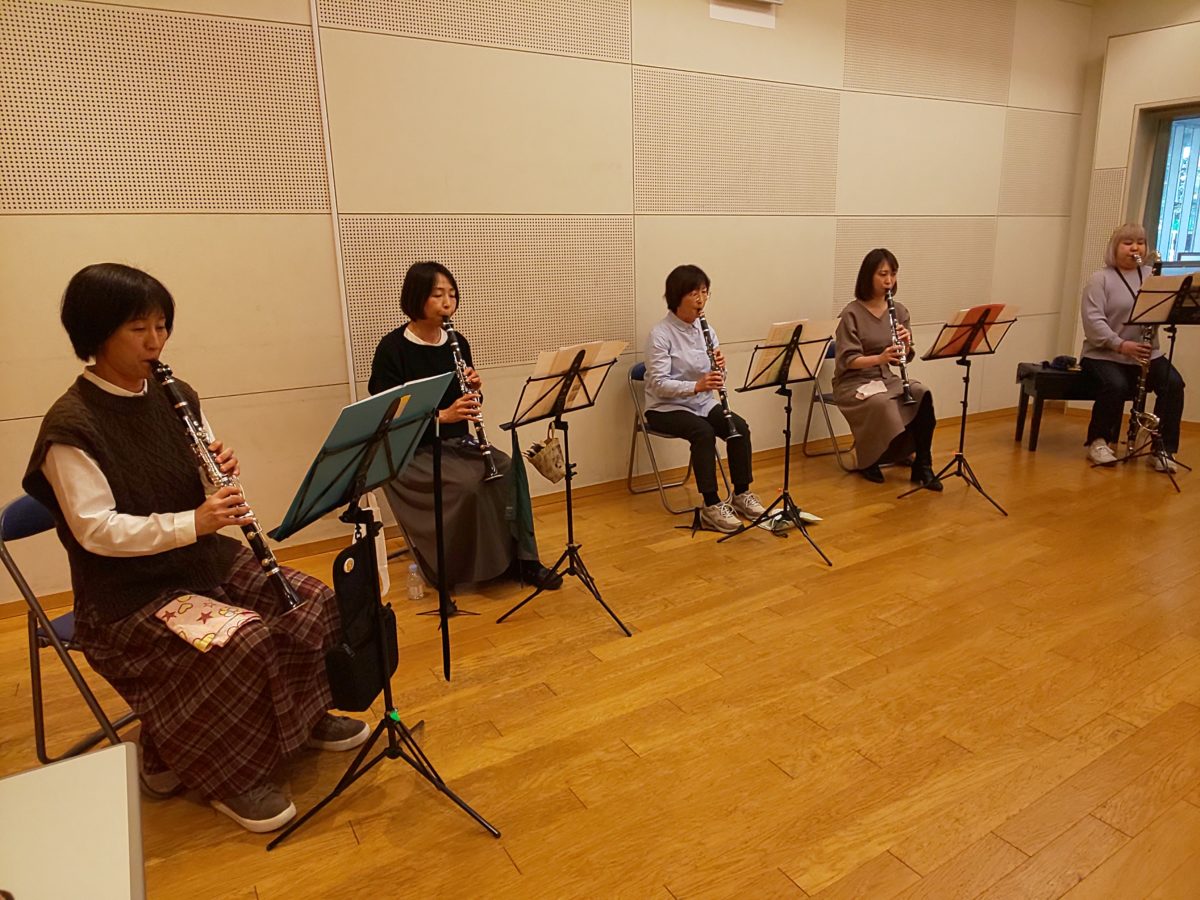 アンサンブルを楽しむ新中級者アンサンブルメンバー