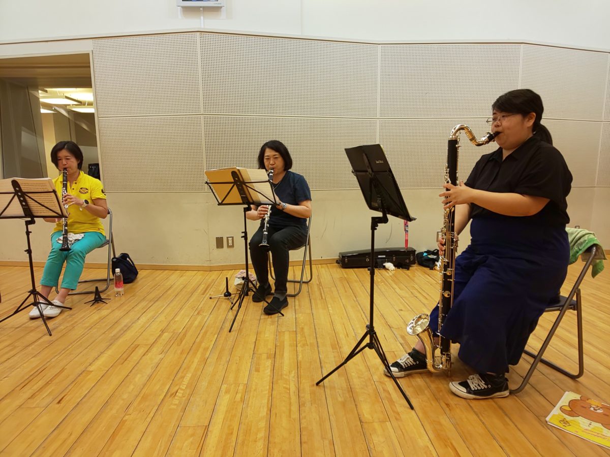 初見で素晴らしい演奏をする上級者アンサンブルメンバー