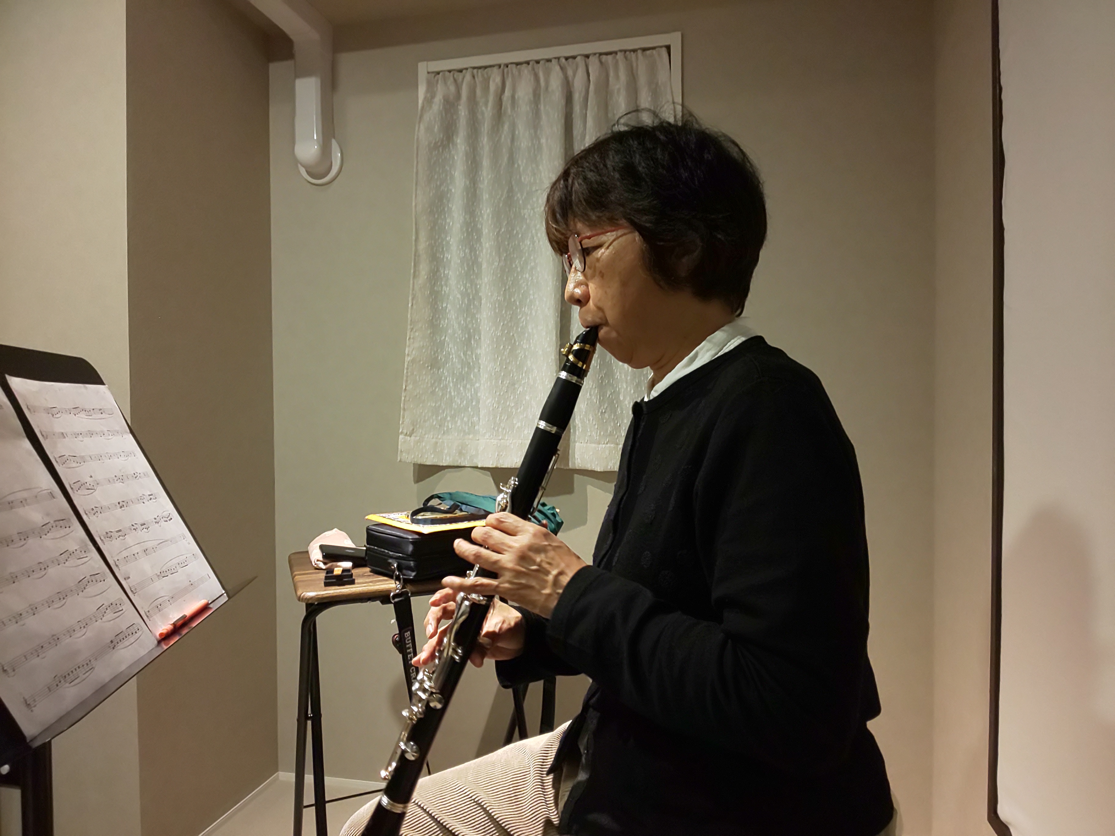 自分の鳴らしている音をしっかり聴きながら演奏する生徒